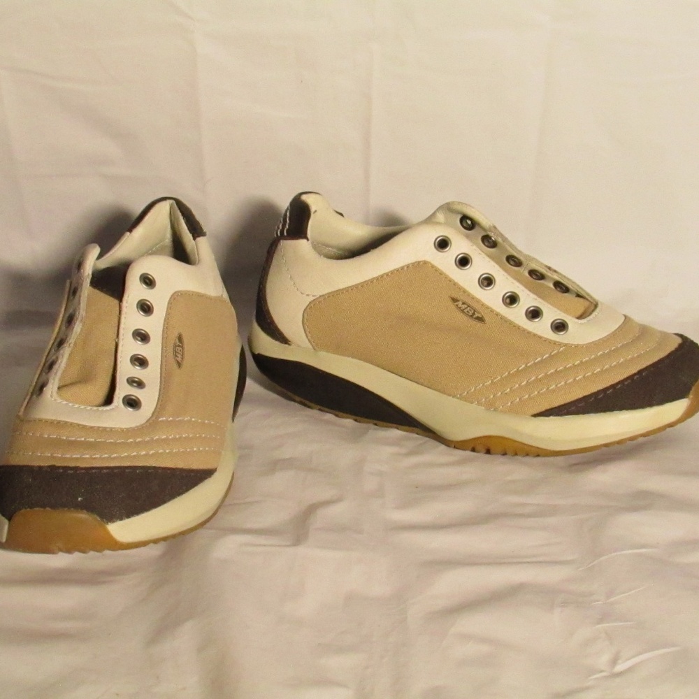 MBT (Masai Barefoot Technology) Tataga Birch walking Shoe